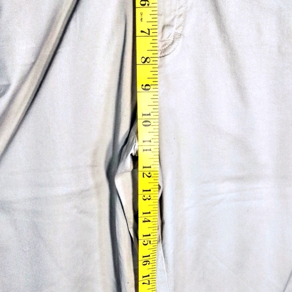 Women's White Stag Size 8 Stretchy Beige/Khaki Pants/Shorts - Picture 6 of 7